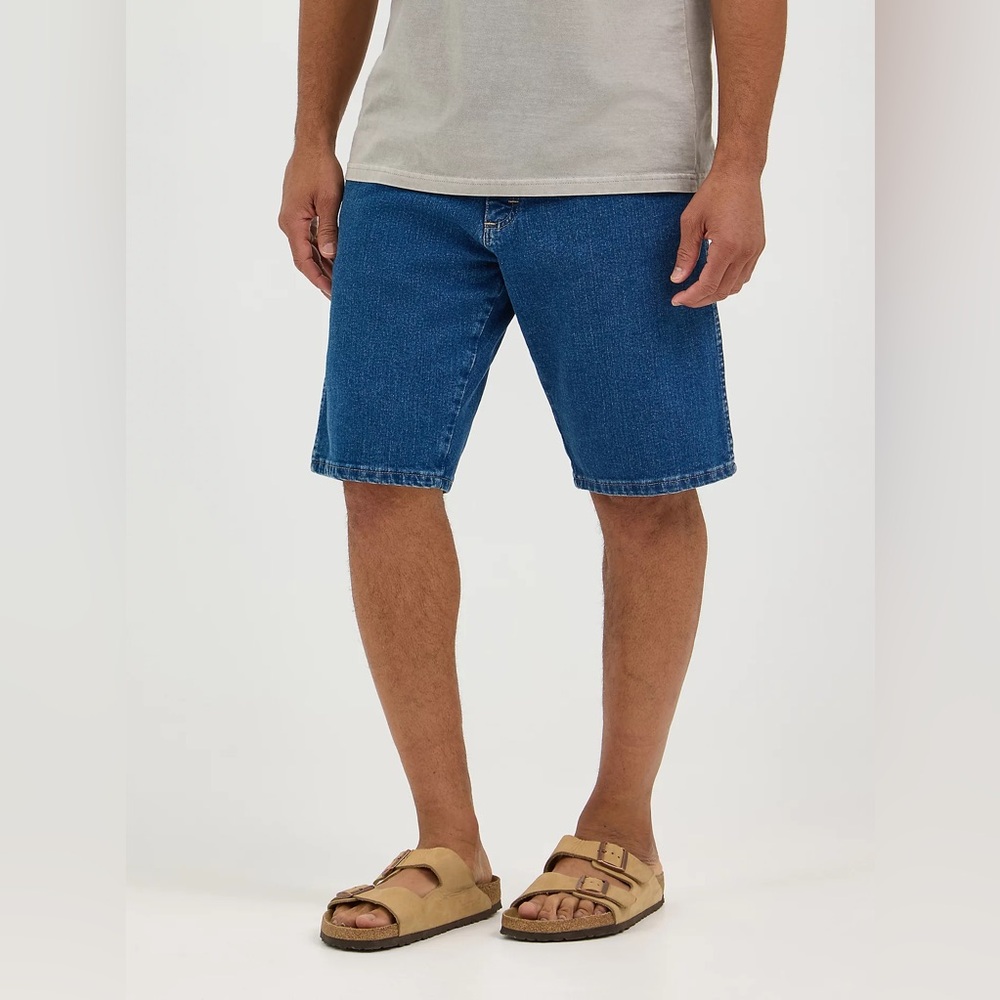 Wrangler Men’s 5 Star Premium 5 Pocket Relaxed Denim Shorts Size 44